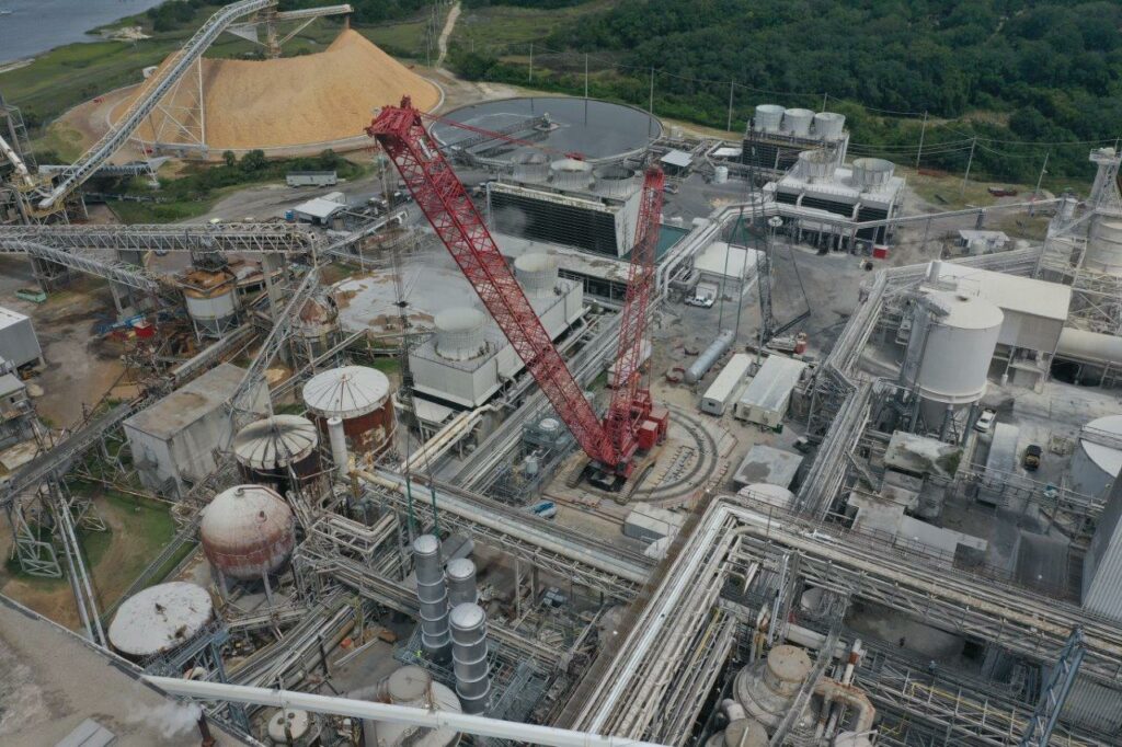 industrial crane project at an oil refinery