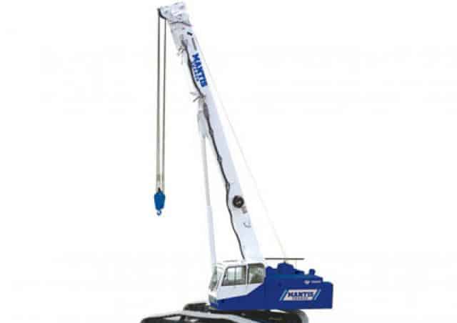 Tadano/Mantis crane with a long reach and sturdy build, ideal for construction projects.